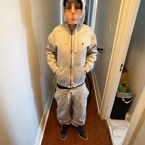 Polo Ralph Lauren Gray Zip Up Sweatsuit / Tracksuit
"Polo tech"